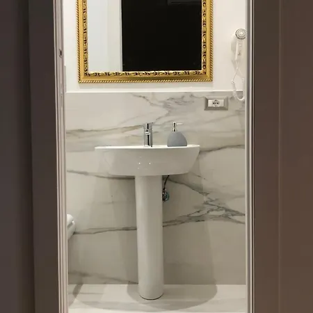 Nsh Apparthotel, Centro בית נופש נאפולי