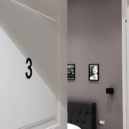 Nsh Apparthotel, Centro בית נופש נאפולי