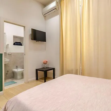 Nsh Apparthotel, Centro בית נופש נאפולי